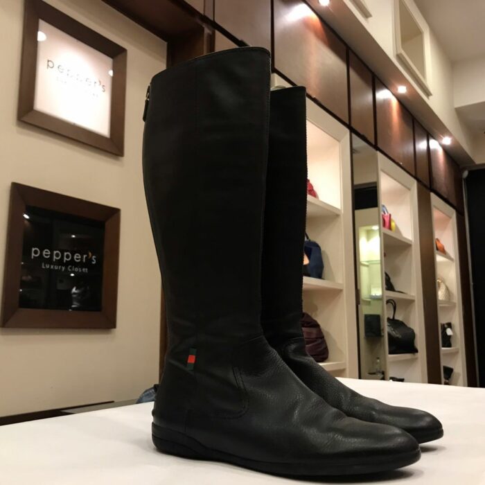 Boot pebbled leather