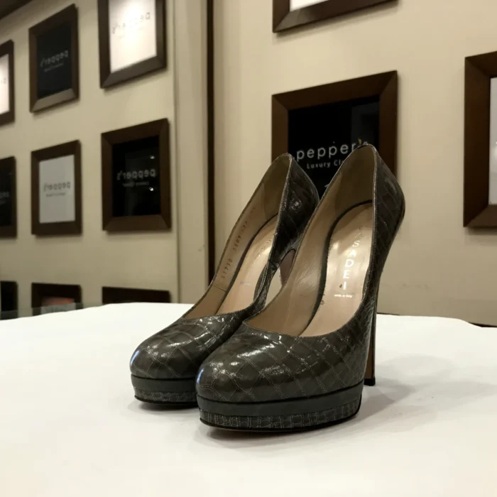 GERY HEELS 38