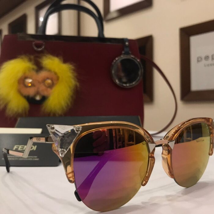 MULTICOLOR WINGED SUNGLAASES