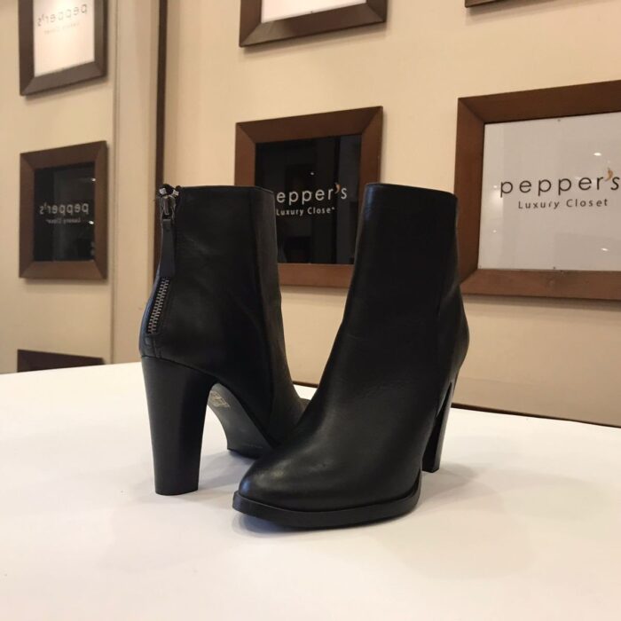 BLACK CONTIGO ITALY LEATHER ANKLE BOOTS LOW HEEL