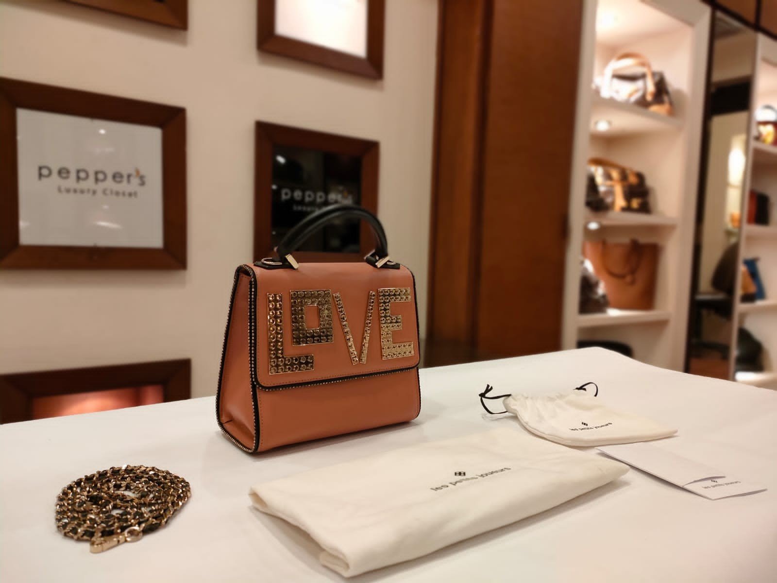 LEATHER HANDBAG