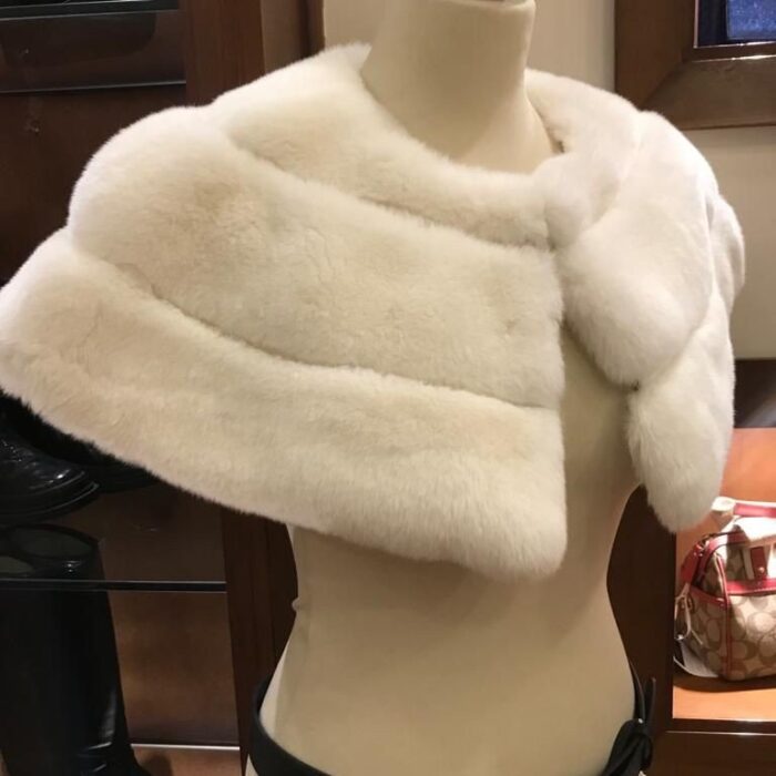FAUX FUR WRAP WHITE Best halian designed