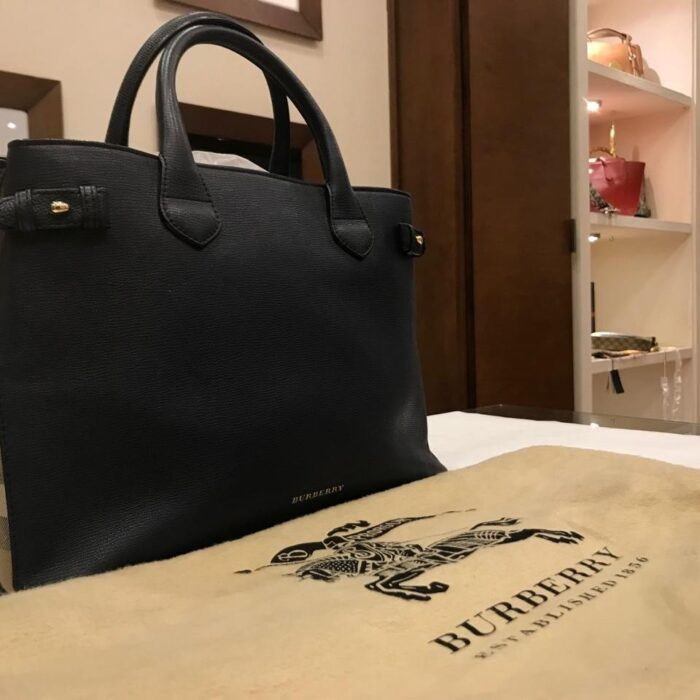 BANNER SHOULDER BAG